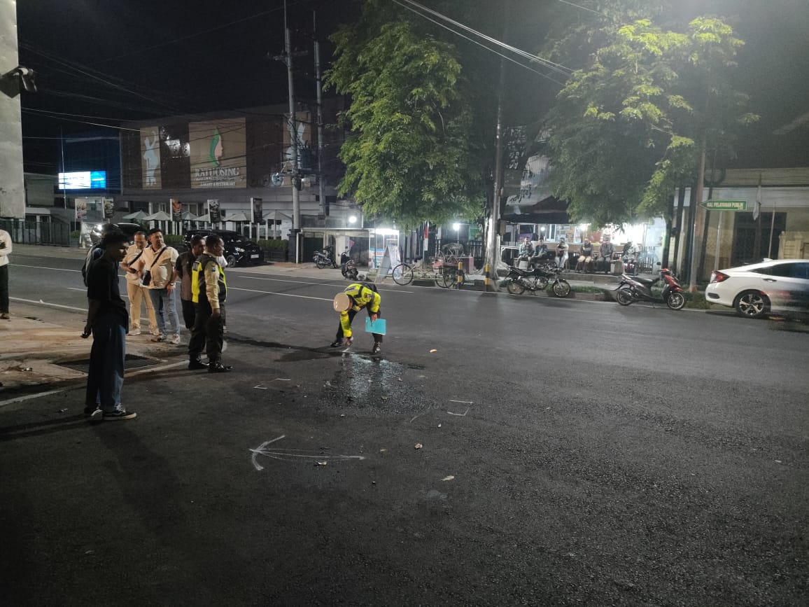 remaja-tabrak-toyota-innova-di-simpang-3-borobudur,-banyuwangi,-alami-luka-serius