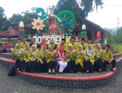 Kunjungan Sastrawati Malaysia Cikgu Norasma ke MTSN 6 Banyuwangi