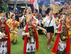 Banyuwangi Gelar Festival Padang Ulanan untuk Awali Gandrung Sewu, Banyak Turis Kepincut