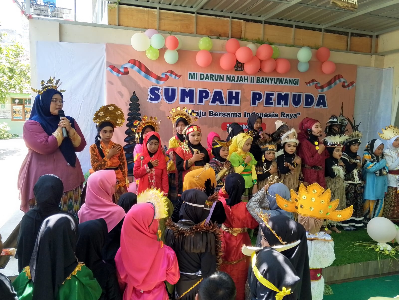 peringati-hari-sumpah-pemuda,-mi-darunnajah-ii-gelar-pentas-seni-kebudayaan