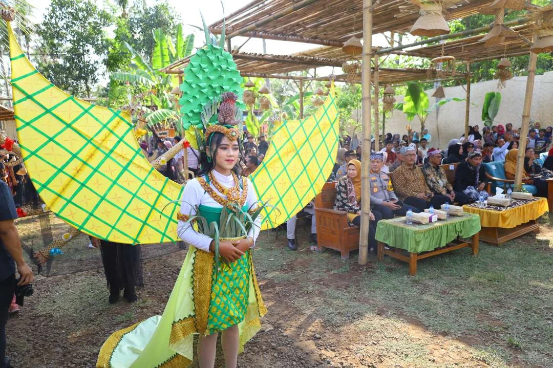 promosikan-produk-kerajinan-bambu-lokal,-warga-gelar-hikayat-bambu-papring