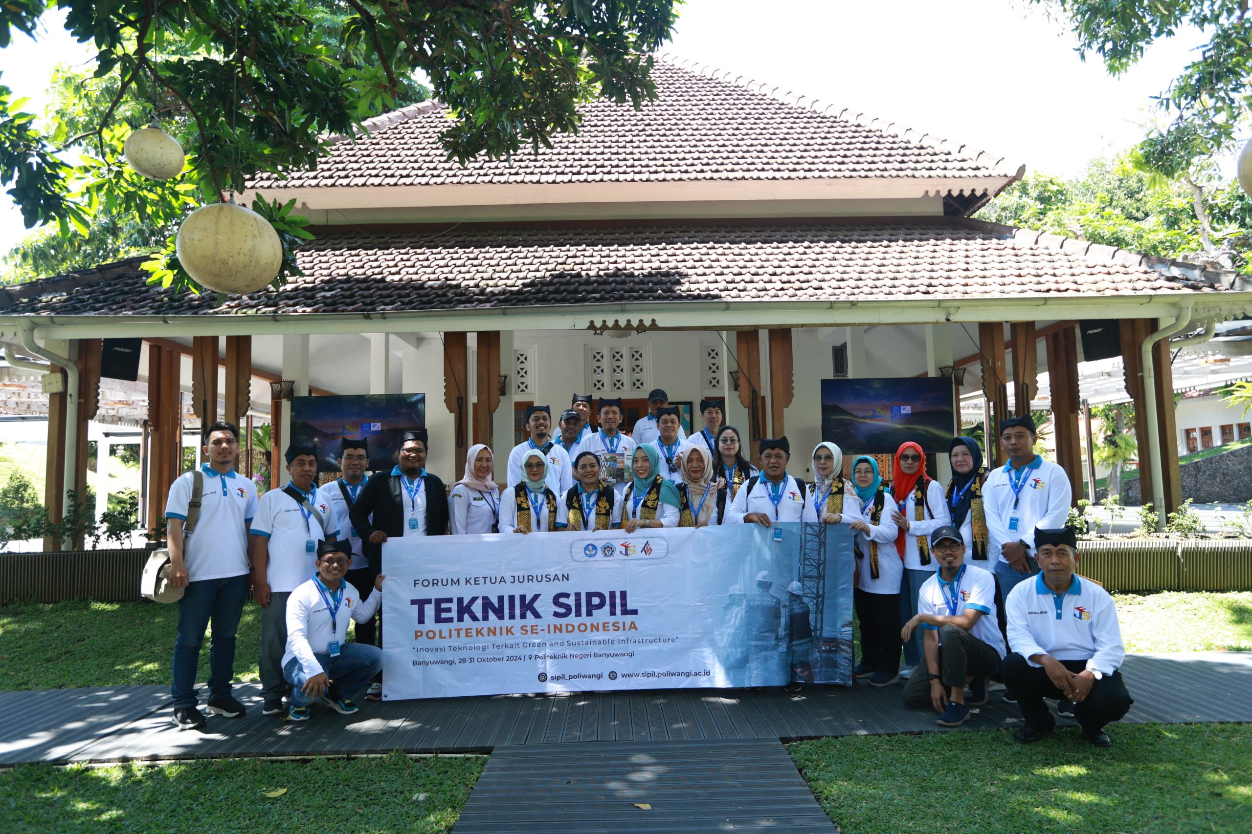 ke-banyuwangi,-forum-teknik-sipil-politeknik-se-indonesia-studi-arsitektur-lokal