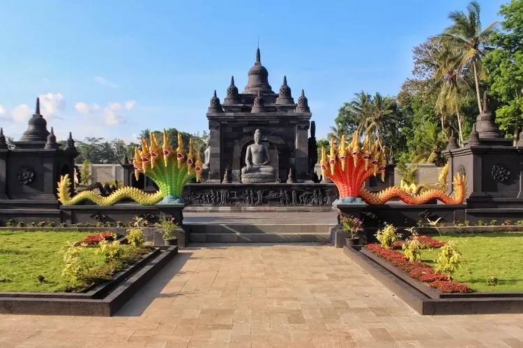 umat-buddha-bangun-candi-manggala-pertama-di-banyuwangi