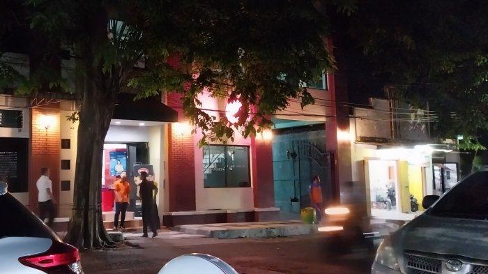 aksi-koboi-di-banyuwangi,-jukir-ngaku-ditodong-pengemudi-mobil-dengan-senjata-api-–-tribunjatim.com