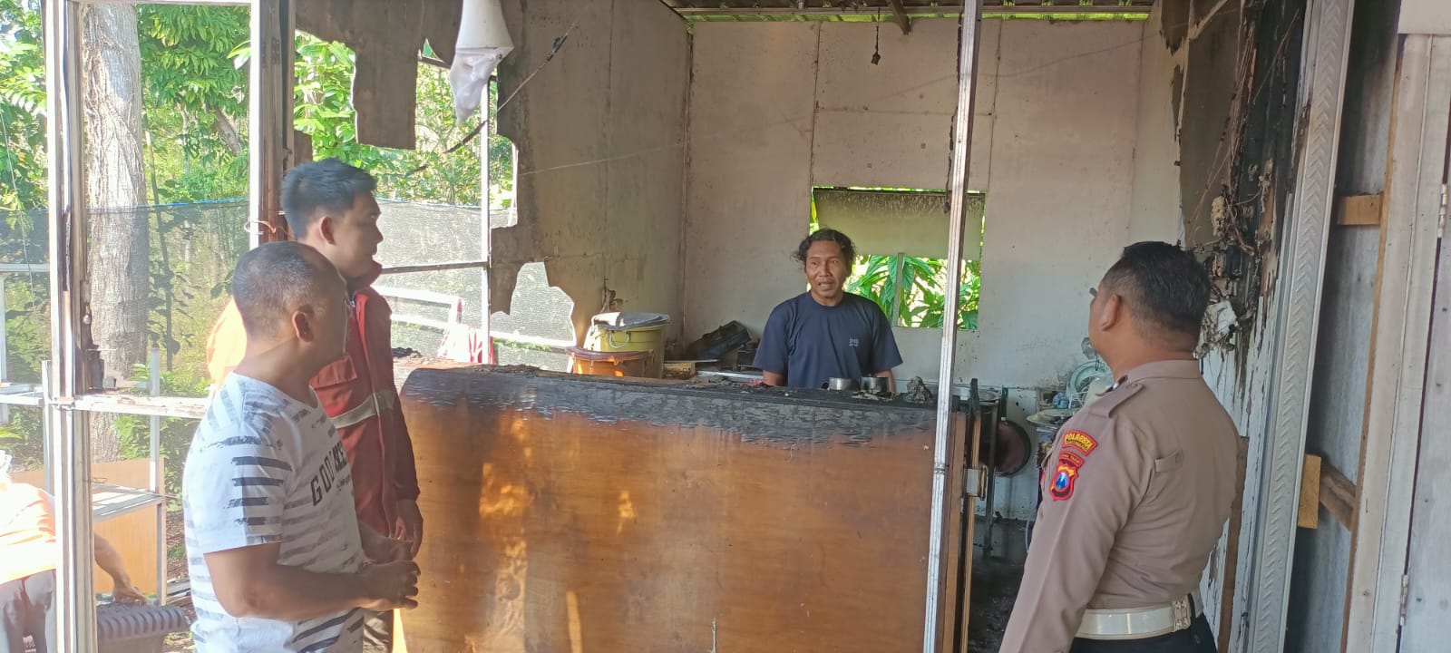 kebakaran-hanguskan-kios-bak-mie-di-rth-maron,-pemilik-rugi-belasan-juta-rupiah