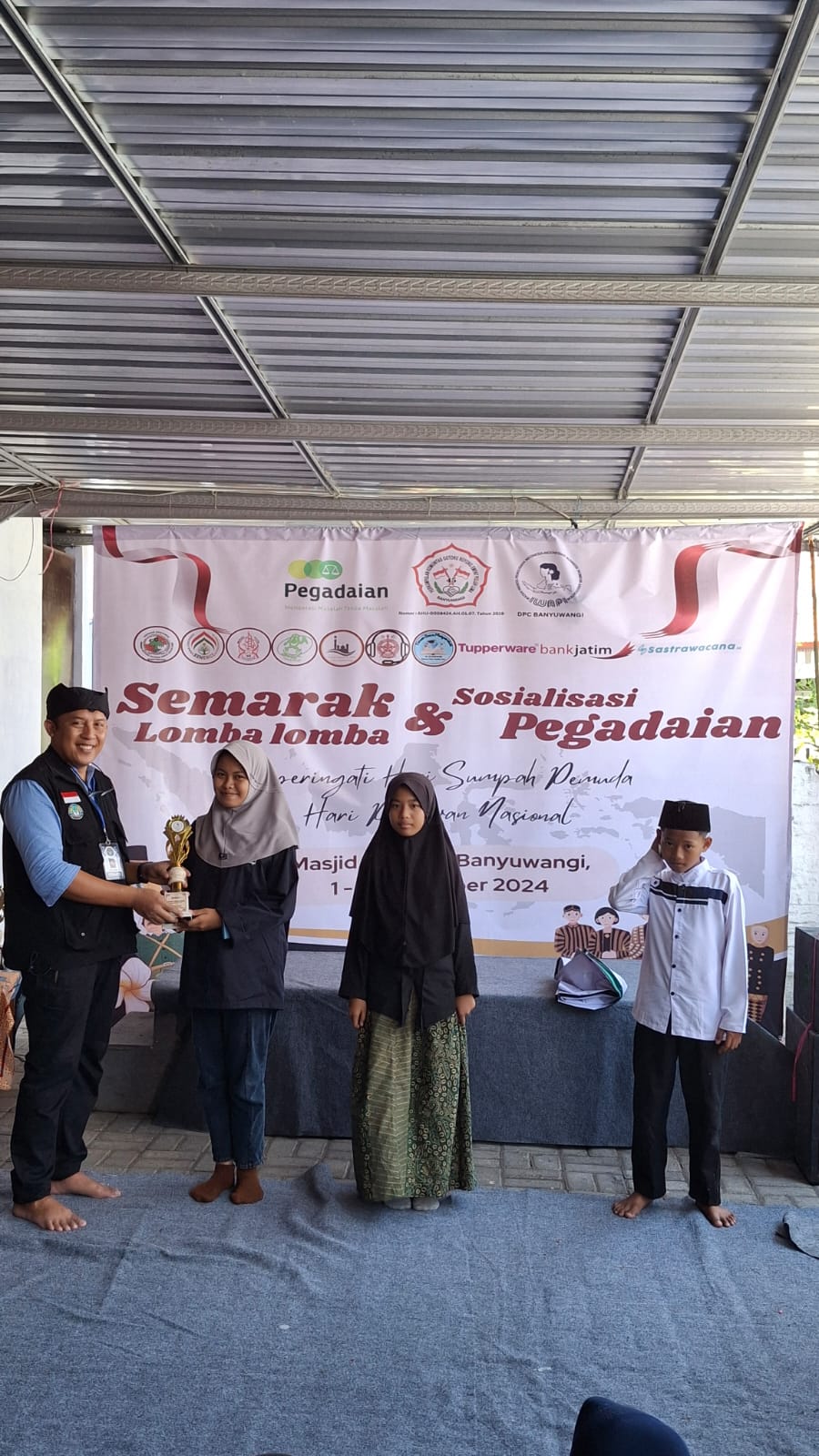 semarak-lomba,-sosialisasi-pegadaian-dan-baksos-kesehatan