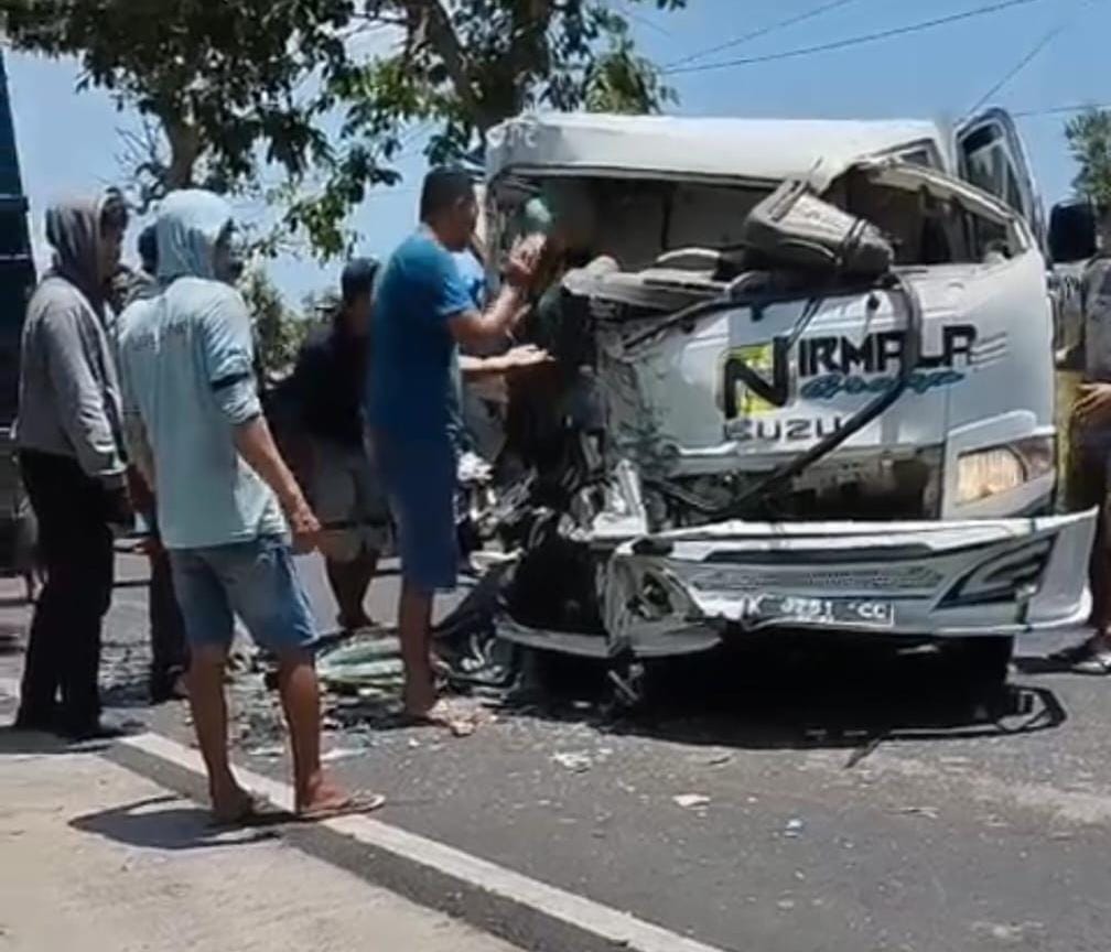 kecelakaan-lalu-lintas-di-jalan-raya-kesilir,-mahasiswa-alami-luka-serius