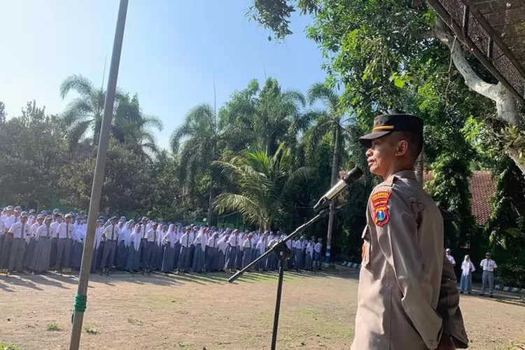 kapolsek-kampanye-anti-bullying-dan-narkoba-di-hadapan-ratusan-pelajar-sekolah-menengah-atas