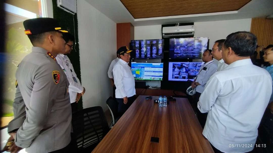 wakil-menteri-perhubungan-cek-kesiapan-pelabuhan-ketapang-untuk-libur-natal-dan-tahun-baru