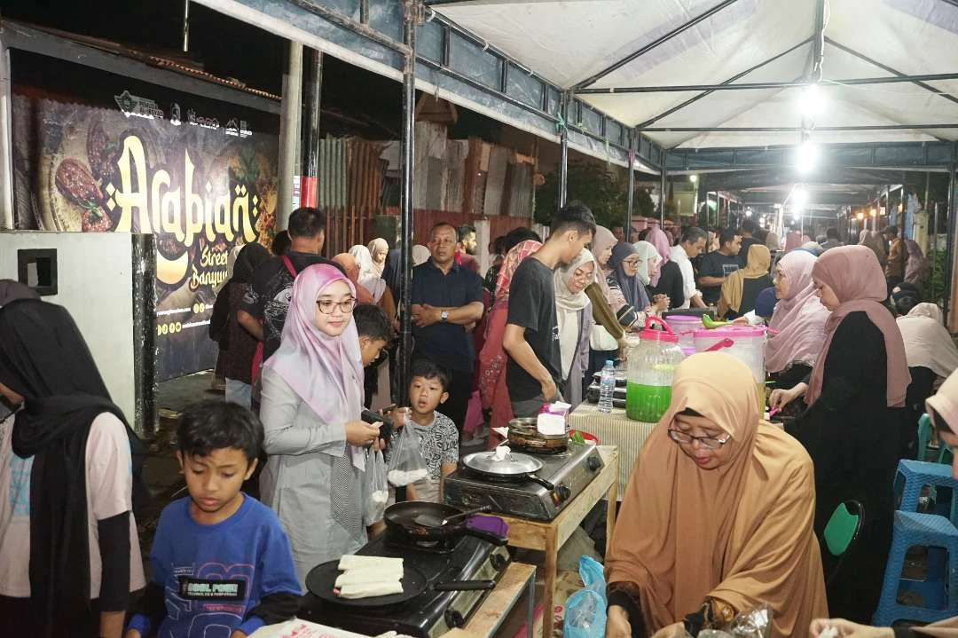 kembali-hadir,-arabian-street-food-diserbu-pecinta-kuliner-timur-tengah-di-banyuwangi