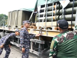 Danlanal Banyuwangi Inspeksi Pengamanan Dan Proses Debarkasi Alutsista Tentara Australia