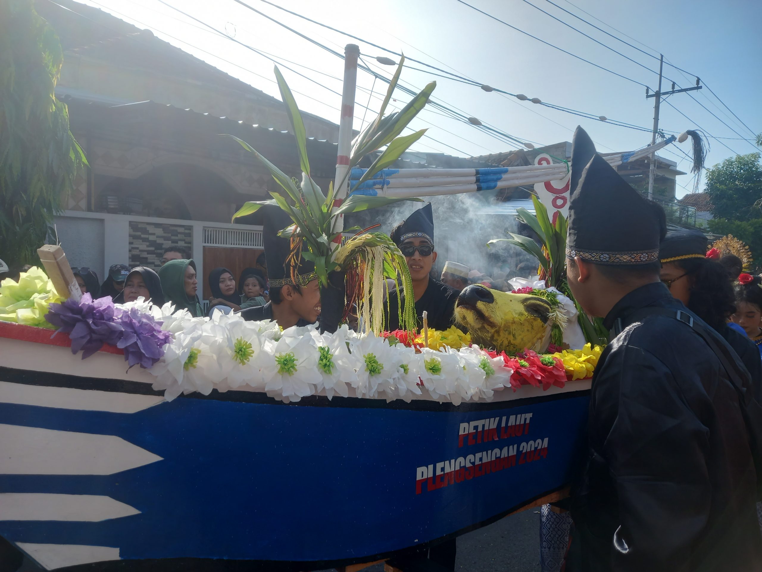petik-laut-adat-kampung-mandar-banyuwangi