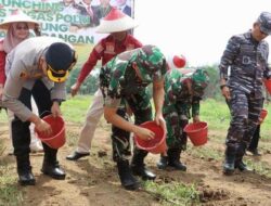 Polresta Banyuwangi Dukung Program Ketahanan Pangan Lewat Penanaman Jagung – Tribunjatim.com