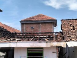 Diduga Konsleting Listrik, Rumah Warga di Kecamatan Srono Dilahap Si Jago Merah