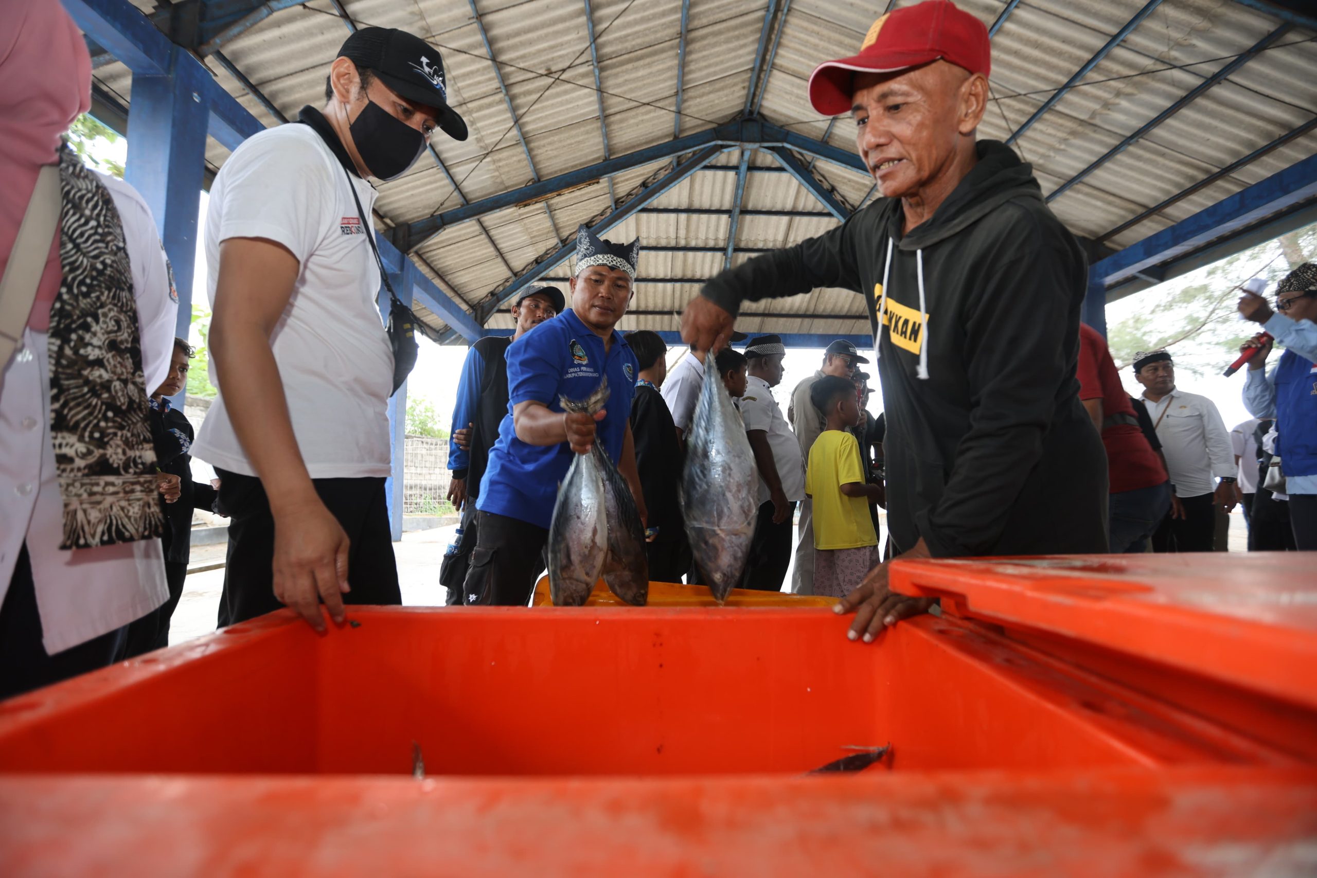 dorong-konsumsi-ikan,-banyuwangi-gelar-fish-market-festival