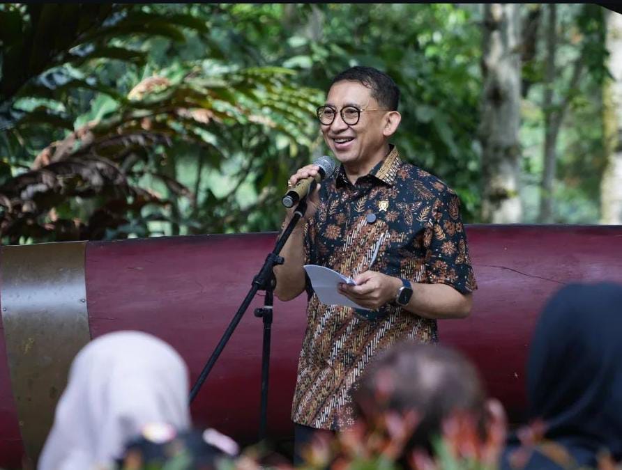 bertepatan-dengan-hari-bambu-fadli-zon-meresmikan-museum-kujang