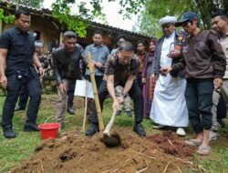 Menteri Kebudayaan Fadli Zon memimpin Aksi Penanaman Bambu