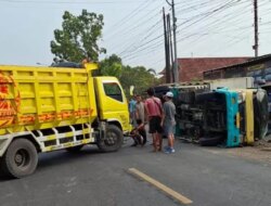 Dump Truck, Mobil Brio, dan Motor Tabrakan di Sukonatar Banyuwangi – Radar Banyuwangi
