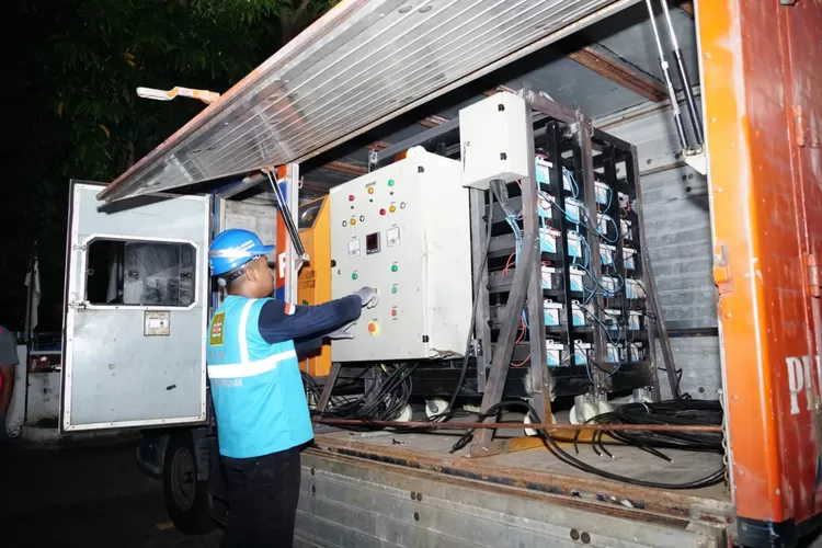 pln-up3-banyuwangi-pastikan-pasokan-listrik-andal-di-tps-selama-pilkada