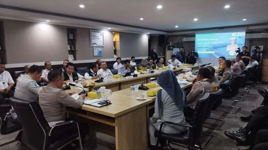 korlantas-polri-siapkan-rencana-darurat-antisipasi-kemacetan-di-pelabuhan-ketapang-banyuwangi