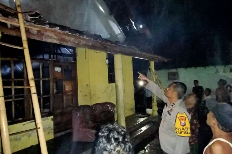ditinggal-kerja-di-bali,-rumah-warga-singojuruh-ludes-terbakar-–-radar-banyuwangi