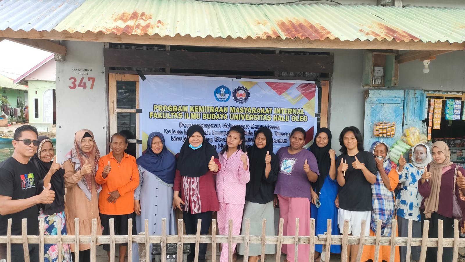 pemanfaatan-sampah-plastik-jadi-paving-block-di-petoaha-lewat-program-kemitraan-uho