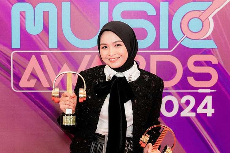 salma-salsabil-borong-piala-ami-awards-2024-–-times-banyuwangi