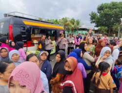 Selalu Dapat Sayur Mayur Segar, Emak-emak Terbantu Program Mobil Sayur Polresta Banyuwangi