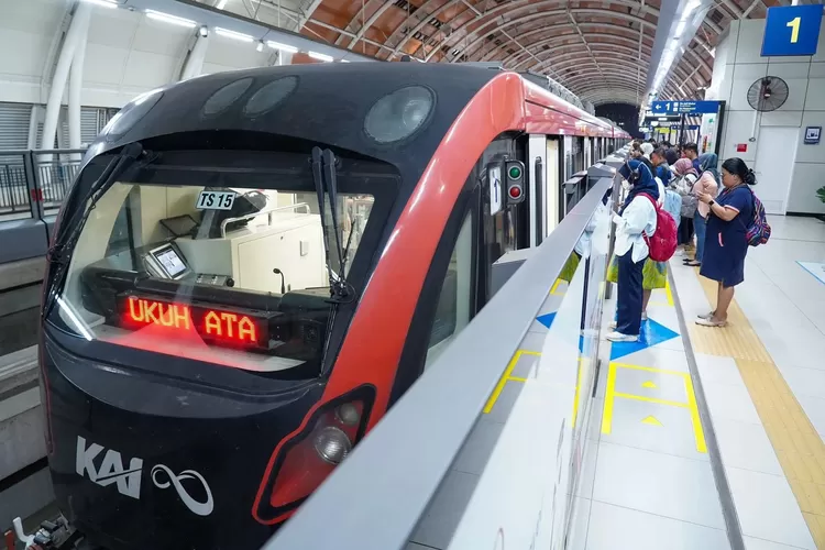 pengguna-rata-rata-lrt-jabodebek-meningkat,-10-perjalanan-ditambahkan-tiap-akhir-pekan