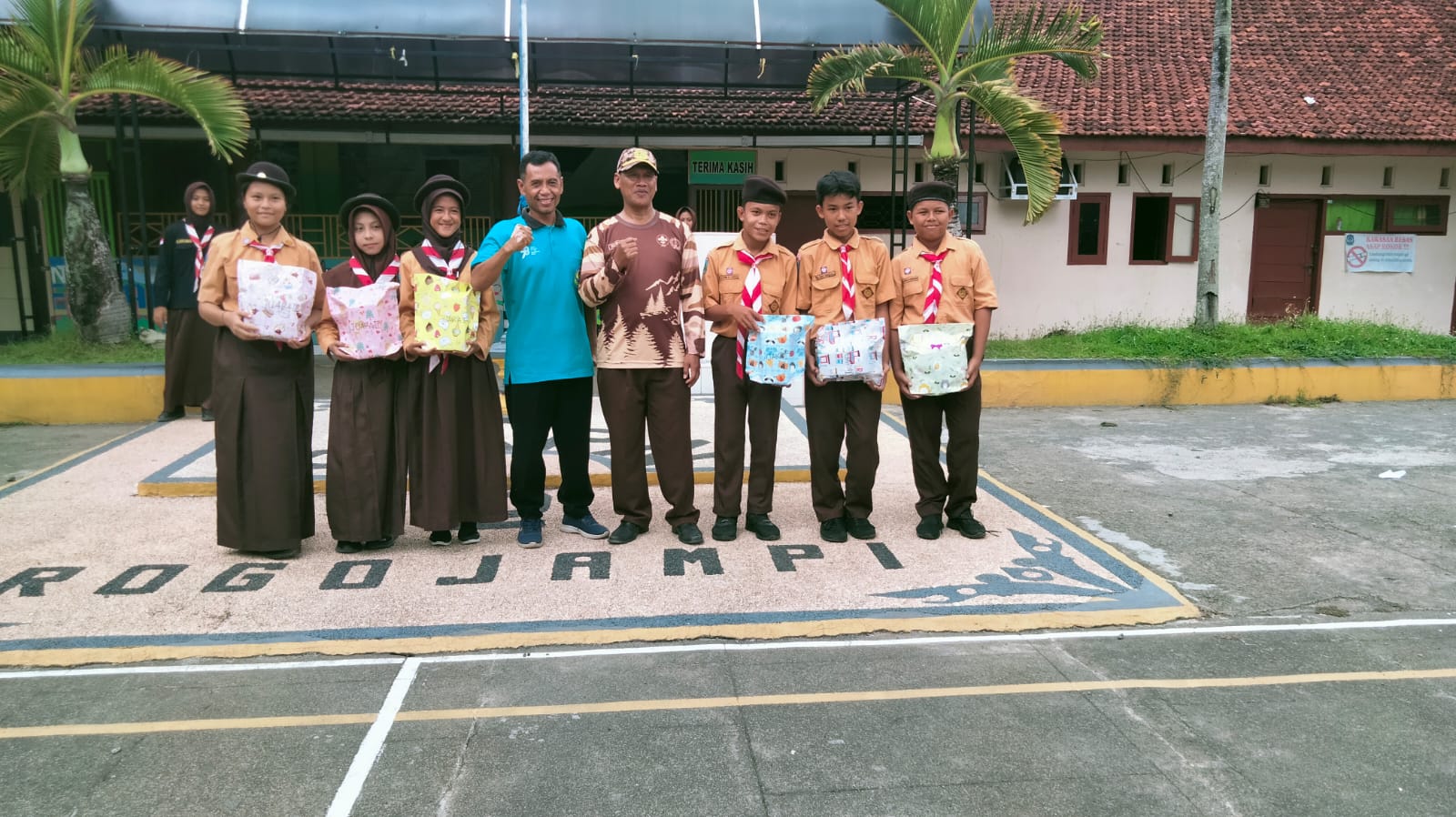 perjari-kelas-7-smpn-2-rogojampi-,-ikuti-penempuhan-tanda-kecakapan-khusus-(tkk)