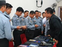 Antisipasi Judol, Ponsel Pegawai Lapas Banyuwangi Ikut Disidak – Radar Banyuwangi