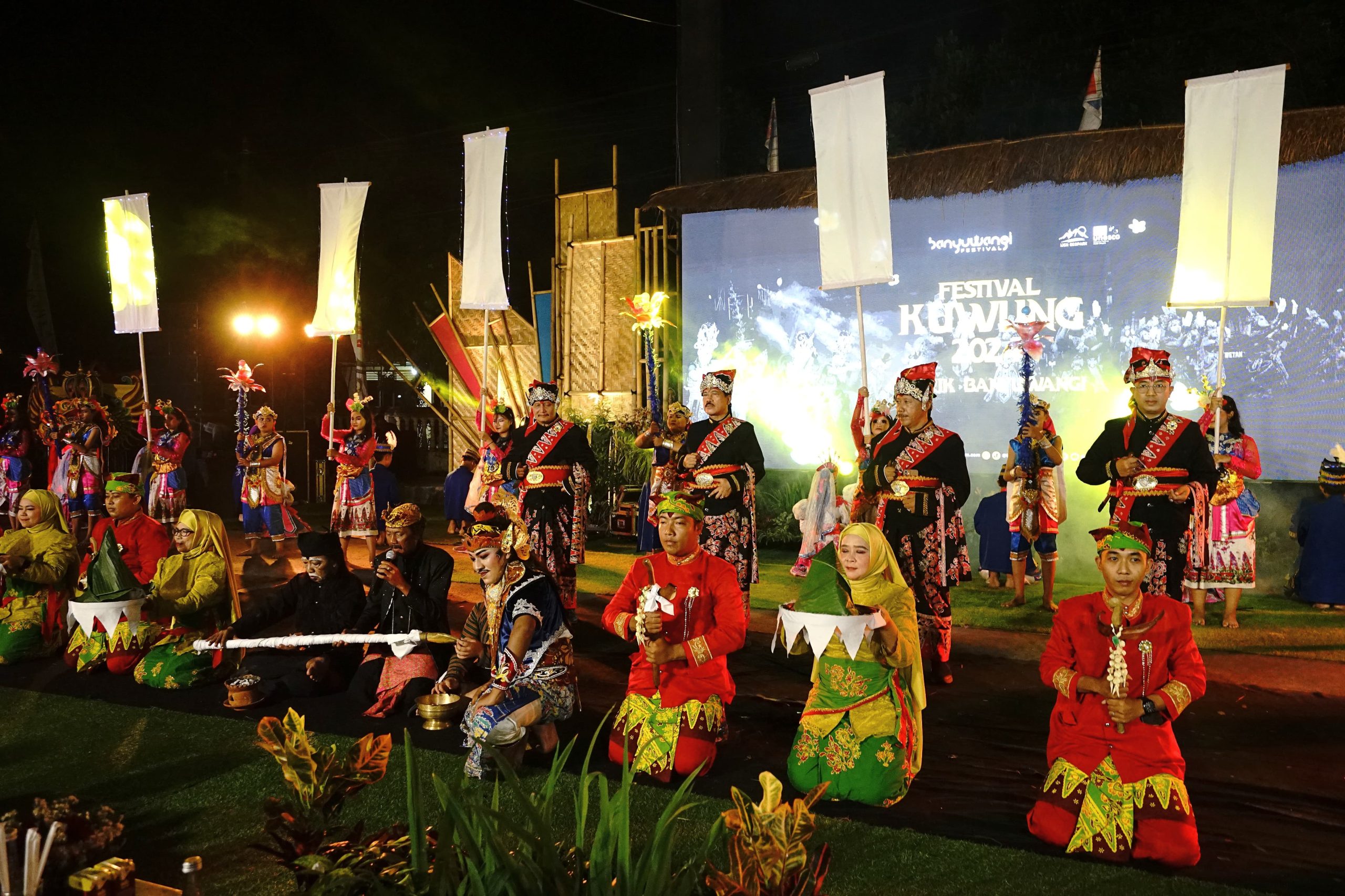 melihat-pelangi-tradisi-dan-budaya-banyuwangi-dalam-festival-kuwung