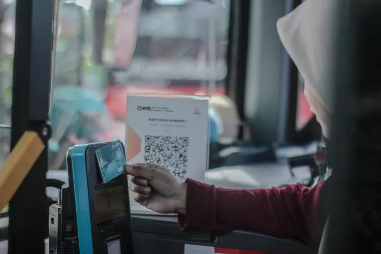 bersiap-hadapi-periode-libur-nataru,-bri-bagikan-beragam-cara-praktis-top-up-saldo-brizzi