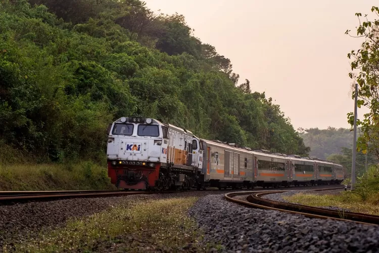 hanya-dua-hari,-kai-hadirkan-layanan-direct-train-jakarta-semarang-non-stop