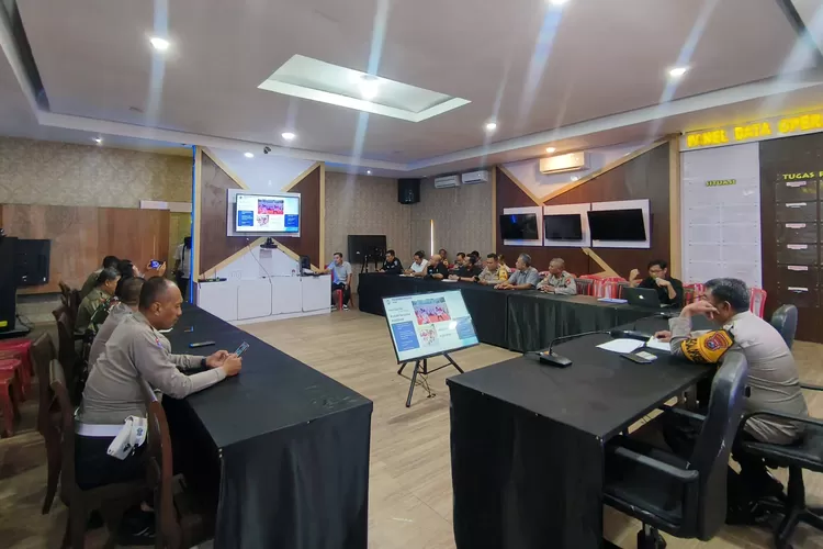 dukung-keamanaan-pesta-raya-indosiar,-polresta-banyuwangi-rakor-bersama-tni