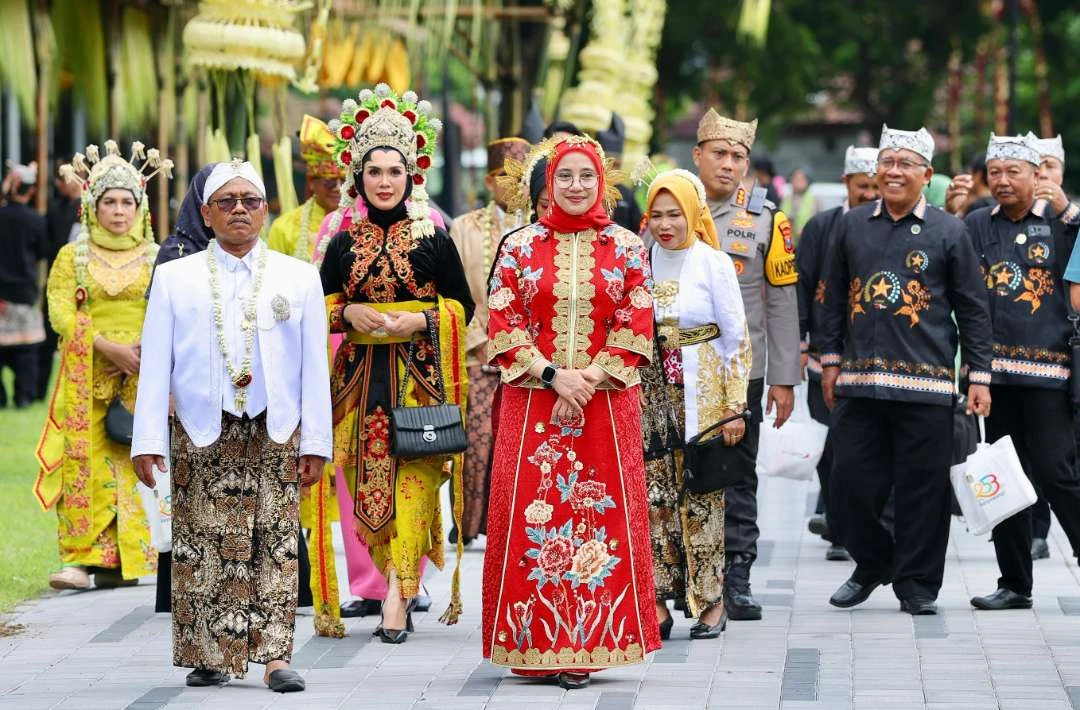 hari-jadi-banyuwangi-usung-spirit-kebersamaan,-ajak-masyarakat-maju-bersama-sama
