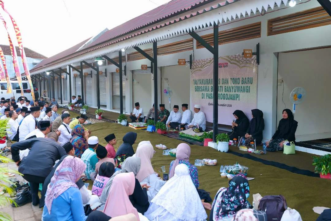 revitalisasi-pasar-rogojampi-tuntas,-pedagang-gelar-tasyakuran-sebelum-tempati-lapak