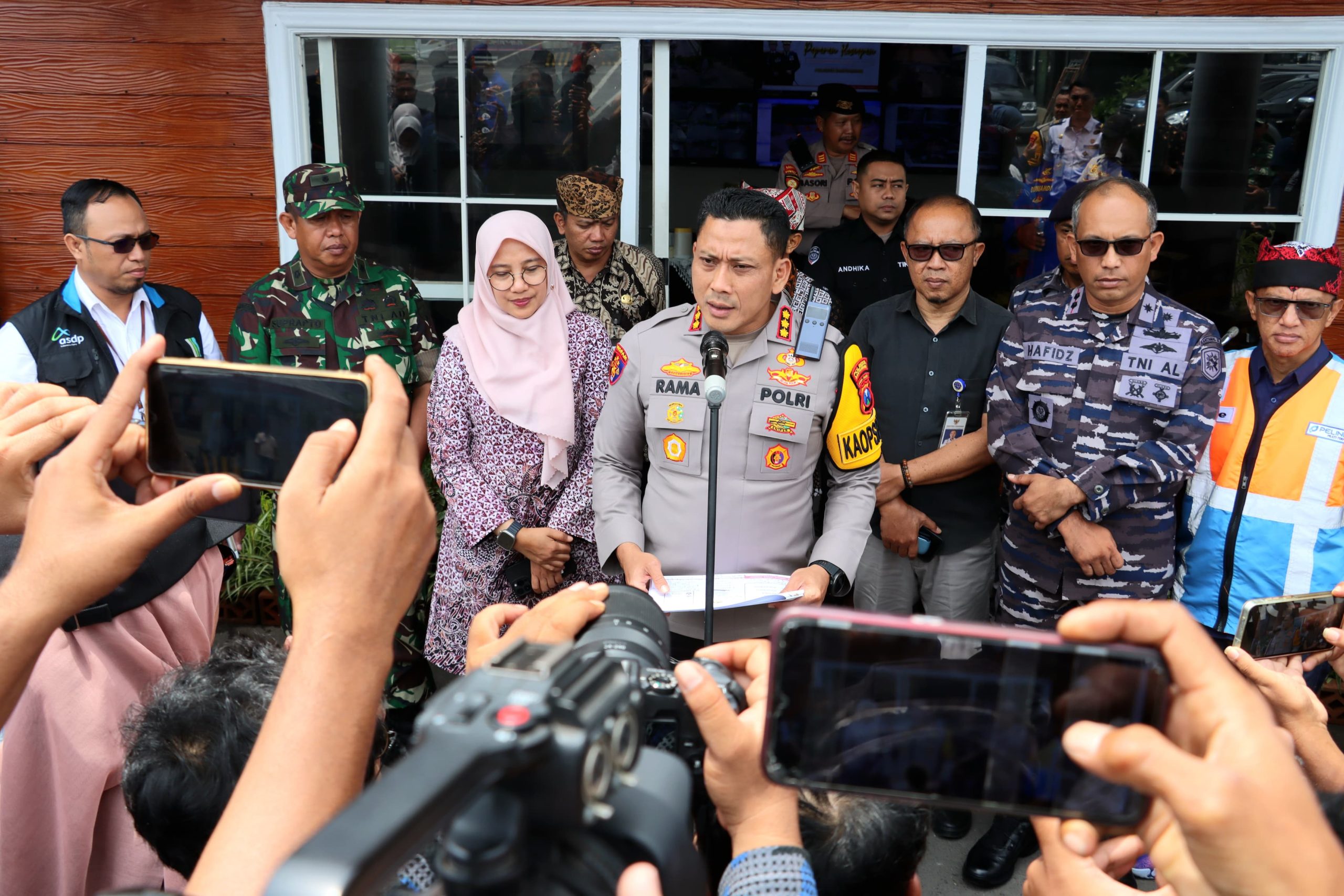 operasi-lilin-2024:-polresta-banyuwangi-siapkan-8-pos-pengamanan-untuk-natal-dan-tahun-baru