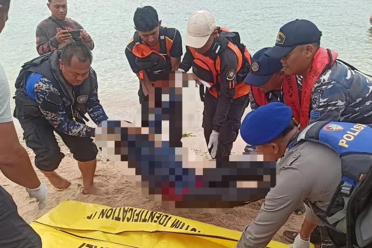jasad-wanita-yang-lompat-dari-kmp-citra-mandala-sakti-ditemukan-di-pantai-jembrana