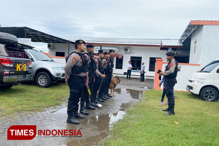 polresta-banyuwangi-amankan-natal,-unit-k-9-sisir-setiap-sudut-gereja-–-times-banyuwangi