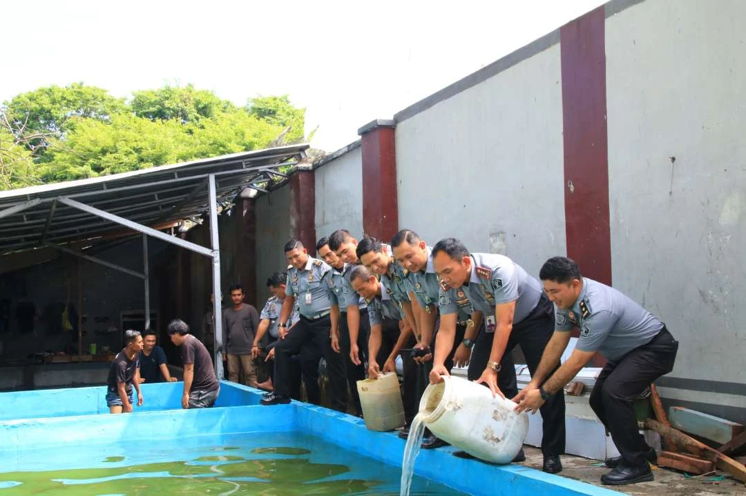 dukung-program-ketahanan-pangan,-lapas-banyuwangi-kembangkan-budidaya-ikan-lele