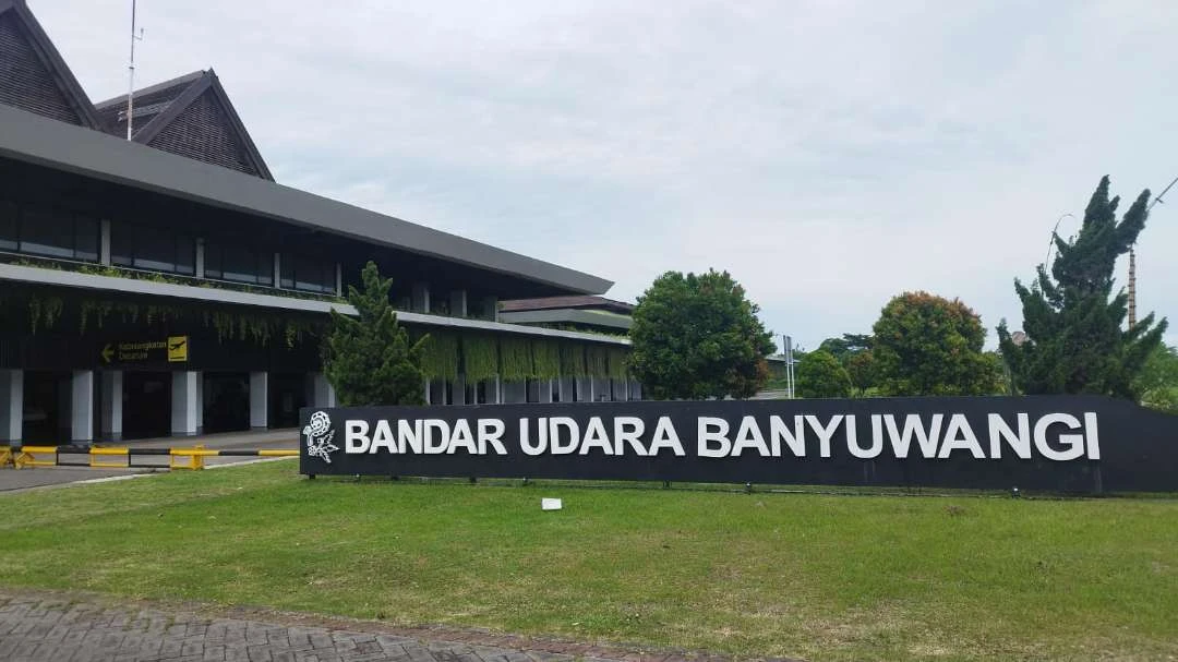 erupsi-gunung-raung-tak-pengaruhi-penerbangan-di-bandara-banyuwangi