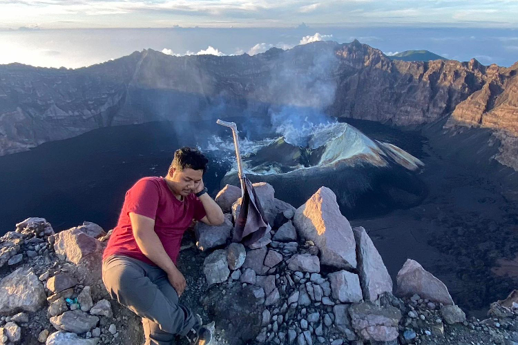 pendakian-gunung-raung-banyuwangi-ditutup-imbas-terjadinya-erupsi-–-times-banyuwangi