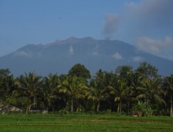 Erupsi Gunung Raung Tak Ganggu Penerbangan di Bandara Banyuwangi