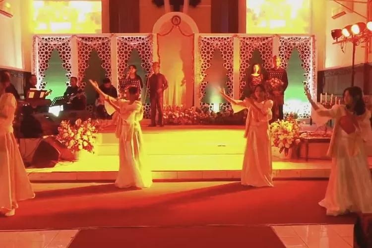 perayaan-natal-di-gkjw-banyuwangi,-simbol-perdamaian-dan-persatuan-dalam-keberagaman