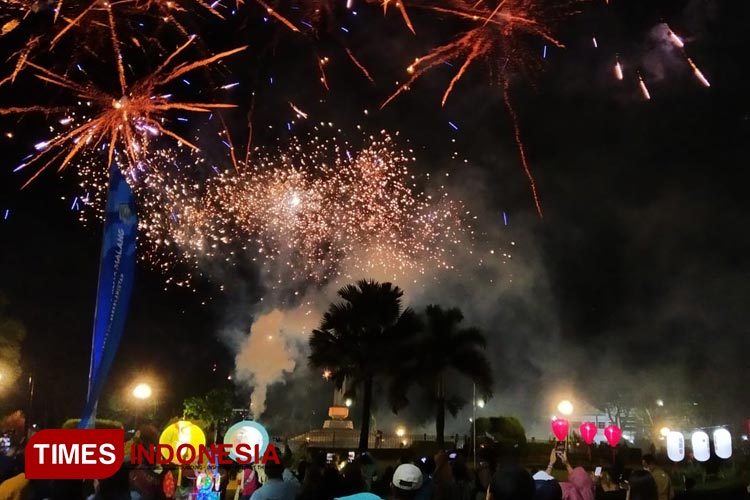 lokasi-terbaik-di-malang-untuk-menyaksikan-kembang-api-tahun-baru-2025-–-times-banyuwangi