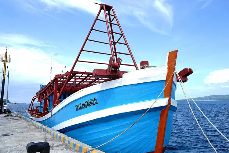 seperti-ini-penampakan-dua-kapal-hibah-untuk-nelayan-banyuwangi-–-radar-banyuwangi