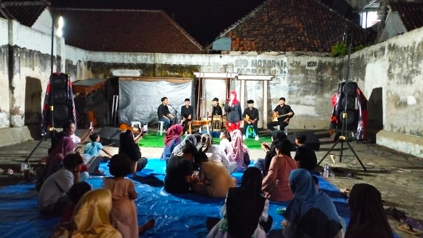 warga-rt-memeriah-kan-harjaba-ke-253