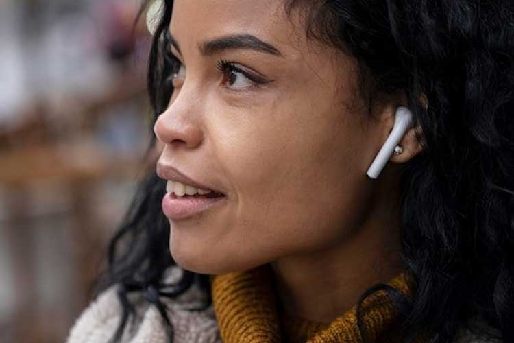 earbuds-penerjemah-real-time:-solusi-modern-untuk-komunikasi-global-–-times-banyuwangi