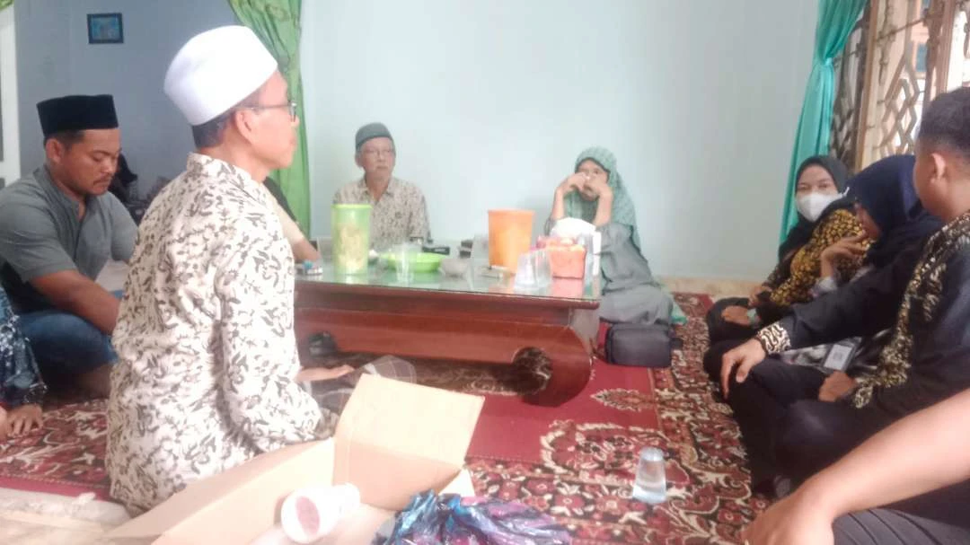 dinsos-ppkb-banyuwangi-beri-pendampingan-psikologi-ke-orang-tua-pelajar-yang-tewas-dikeroyok